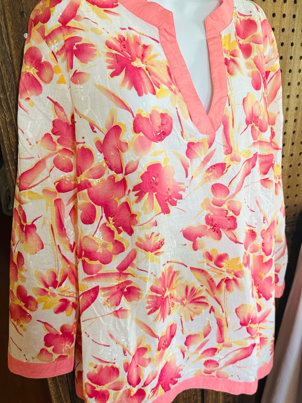 Floral V-Neck Tunic in Coral and Yellow no brand Size L embroidered